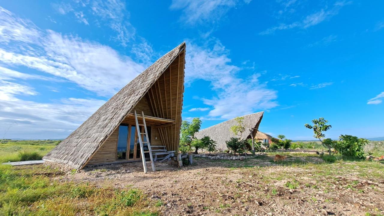 Hars Garden Sumba Hotel Waingapu Exterior photo